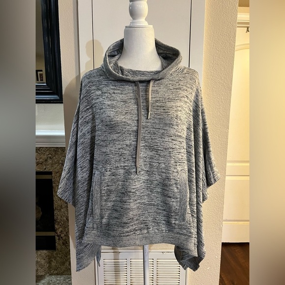 Athleta Blissful Hooded Poncho Oversized Heathered Gray size S - Picture 2 of 6